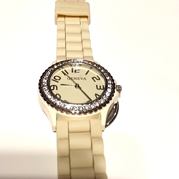 Geneva Accessories - Nwot Geneva Cream Watch